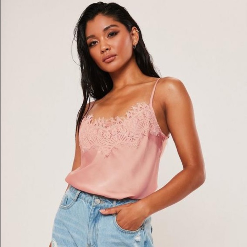 ✨Missguided blush trim lace cami top✨